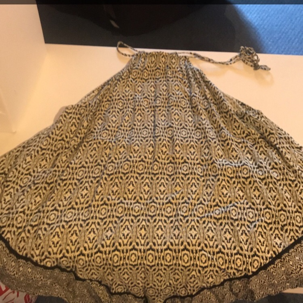 Tops - Picture 2 of 8